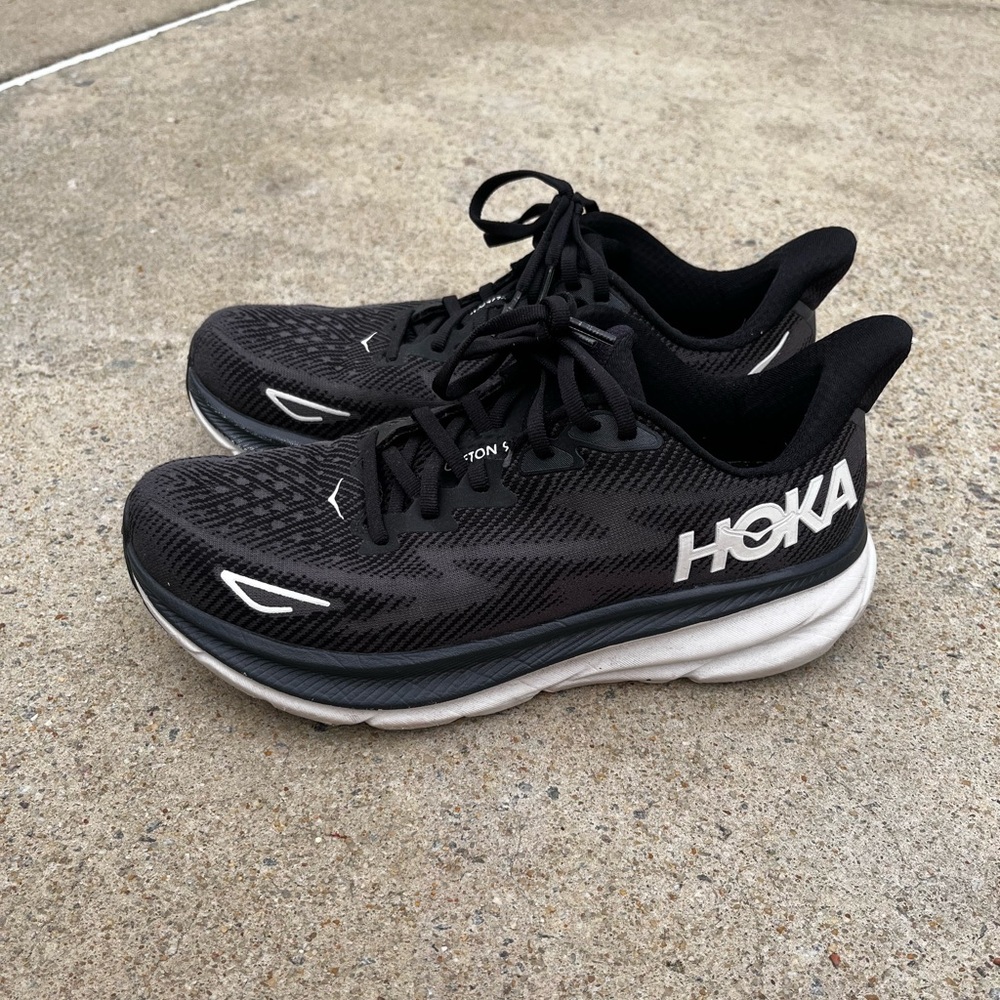 Womens Hoka Clifton 9’s Size 9.5